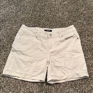 Kensie White Jean Shorts with Classic Design
